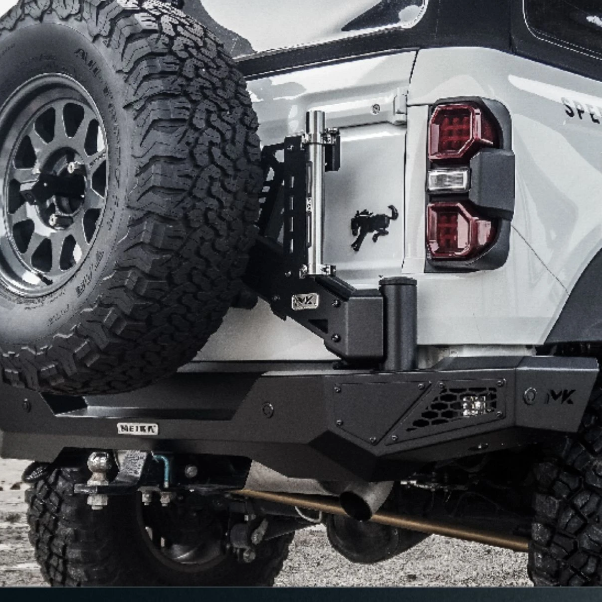 Фото Промышленная автозапчасть Vipera для Ford Martyr Bronco: задний бампер с соединительными элементами №2
