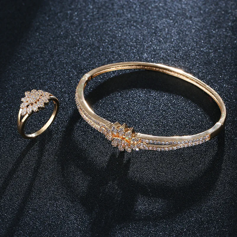 

Women's high-quality two piece bracelet ring set, paired with sparkling 3A zircon classic fashionable and exquisite jewelry