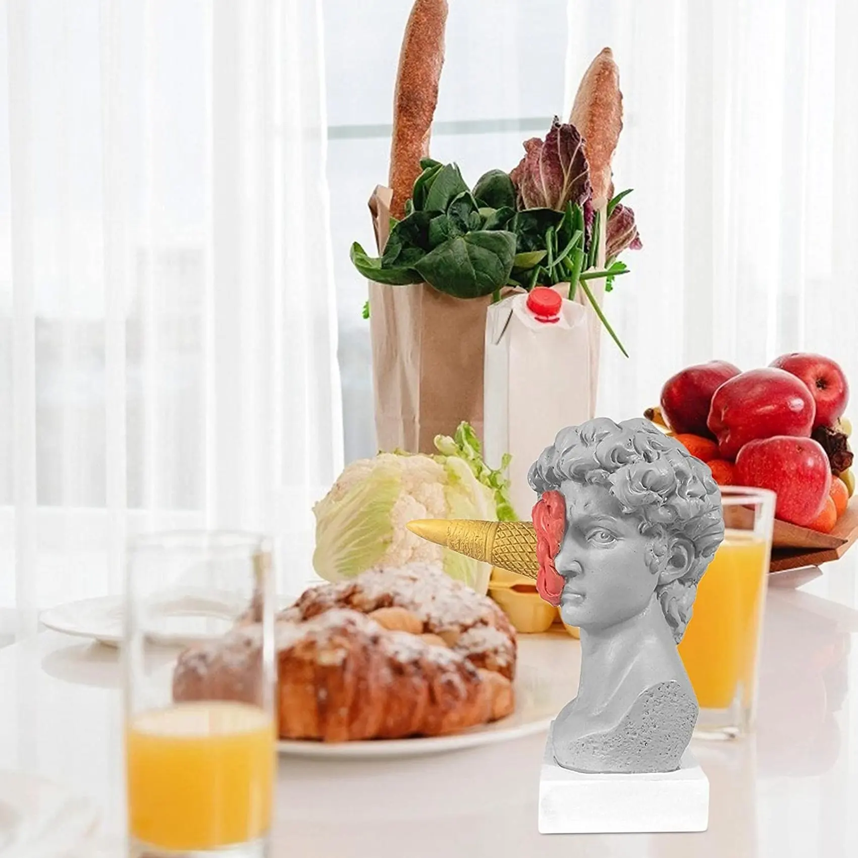 Статуя Давида разбивающего мороженое Европейский современный простой Давид