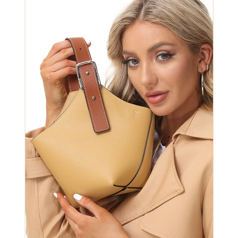 

Bag women's bag autumn and winter wholesale niche design oblique cross tot bag commuter urban simple portable bucket bag