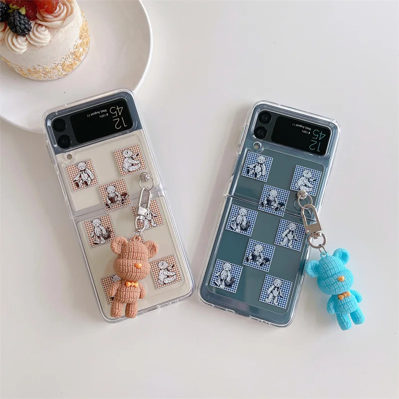 

Fashion Trend Lattice Cartoon Bear Phone Case for Samsung Galaxy Z Flip 3 5G Hard PC Back Cover for ZFlip3 Case Protective Shell