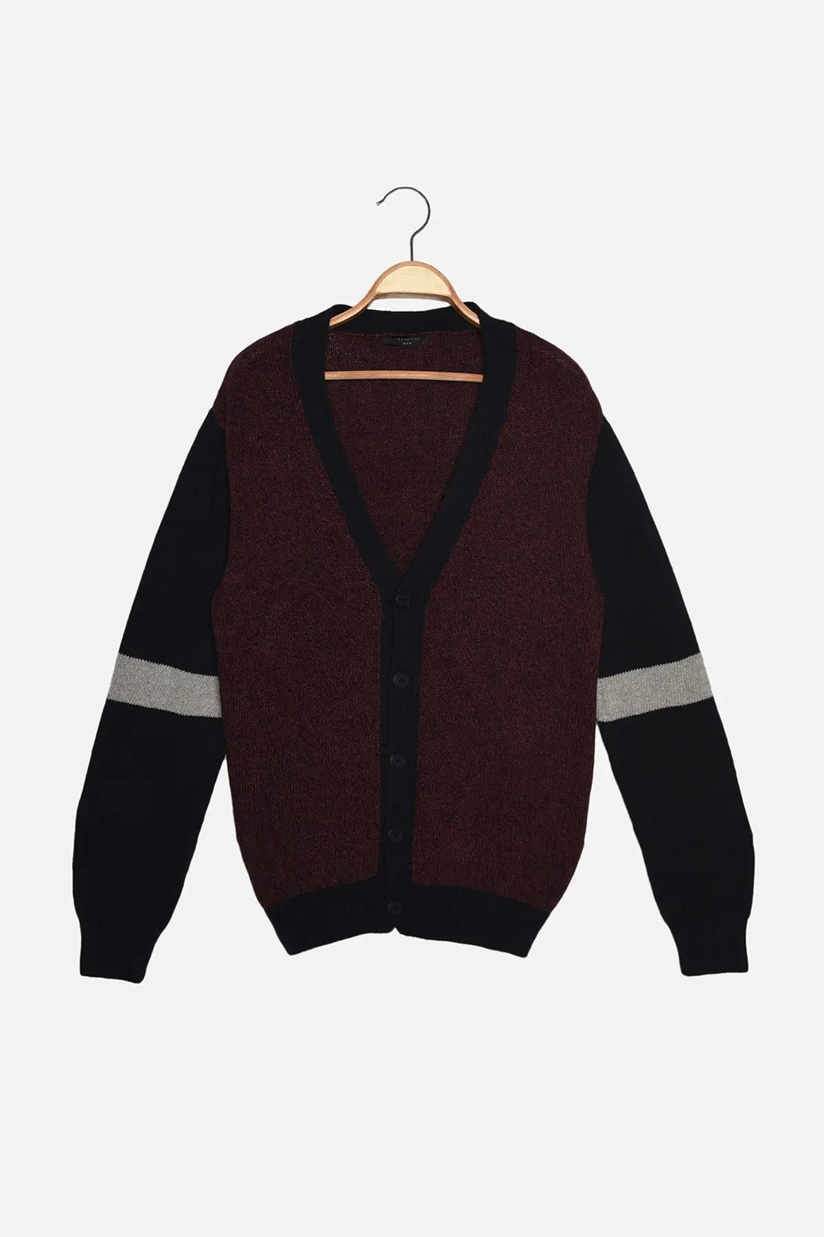 

Trendyol Male V-Neck Regular Fit Knitwear Cardigan TMNAW22HI0155