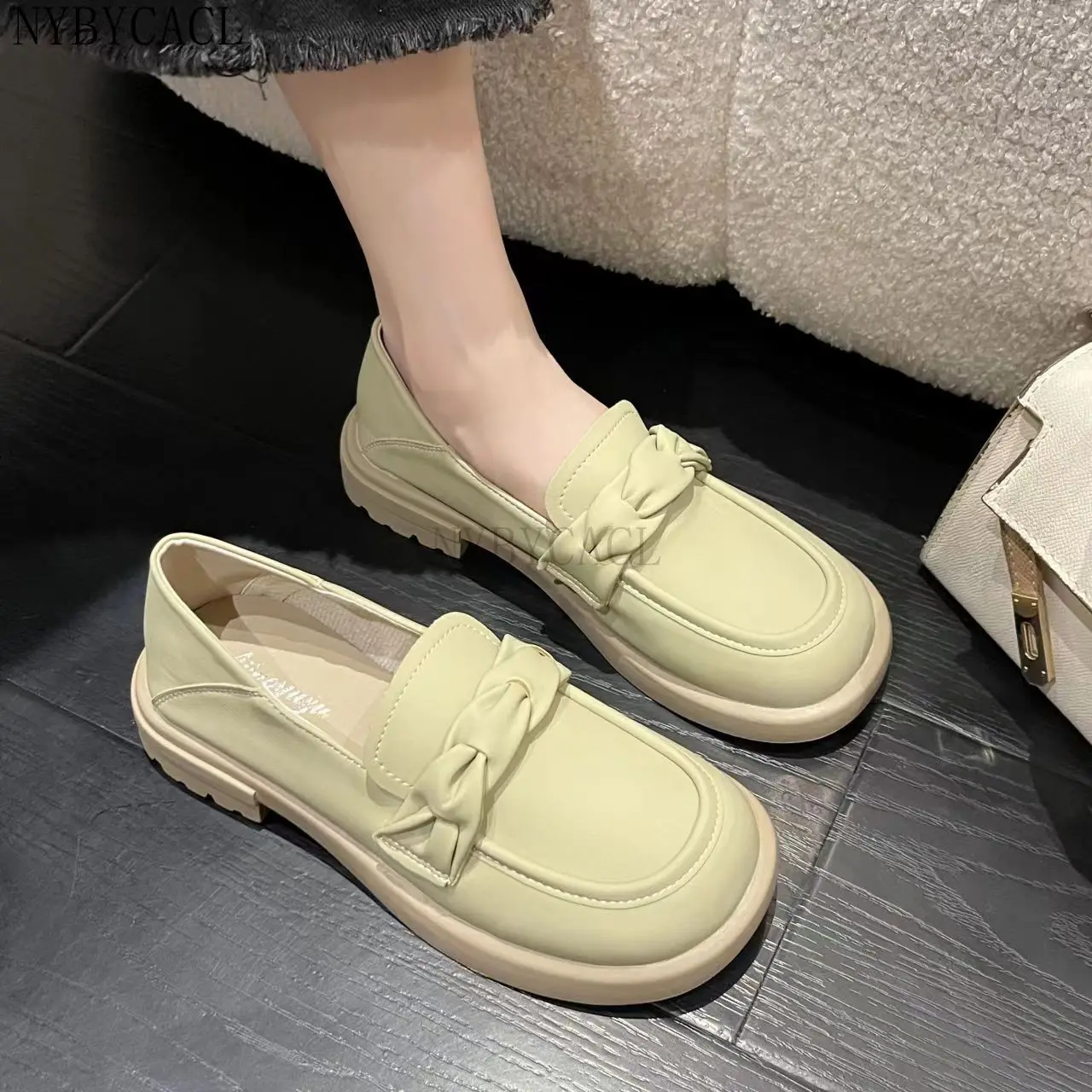 New Oxford Shoes Ladies Slip on Flats Solid Decorate Leather Shoes Thicken Heels Loafers Sneakers Spring Single Fashion Shoes