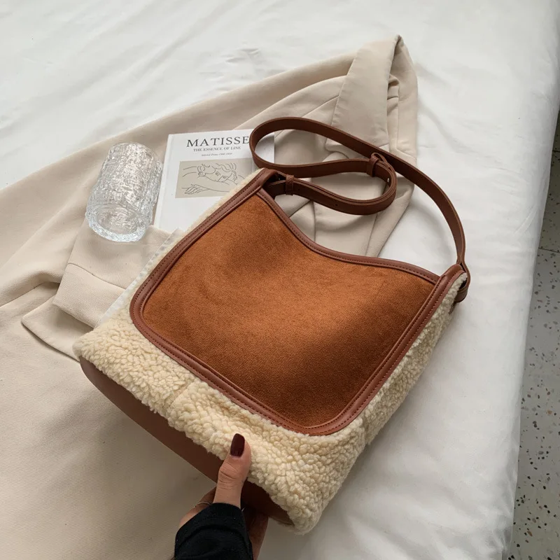 Big Bag Women's Large Capacity Crossbody Bag Women's 2023 New Autumn and Winter Lamb Wool Tote Bag Plush One-shoulder Bucket Bag