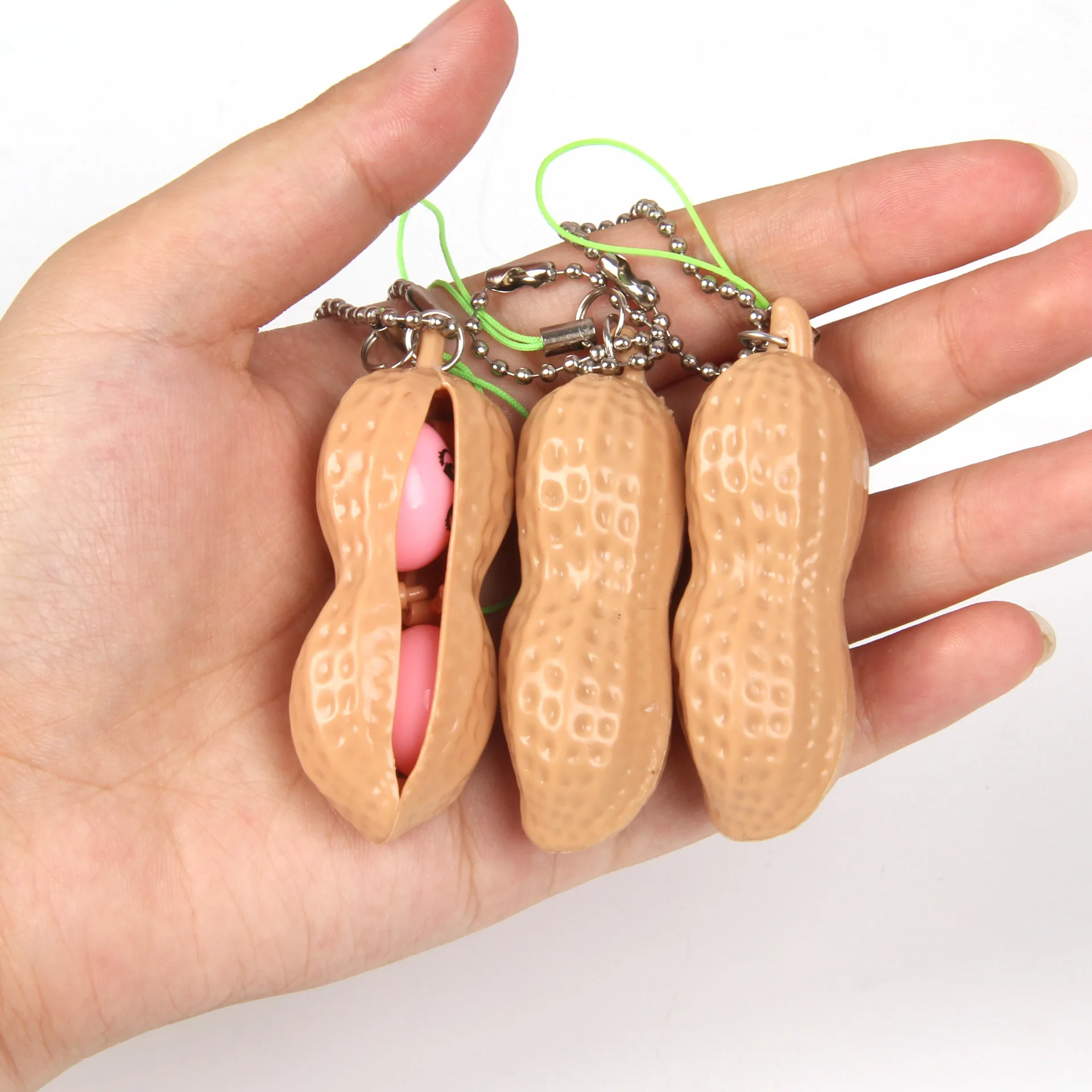 Рисунок 2 - Игрушки в виде арахиса для взрослых и детей