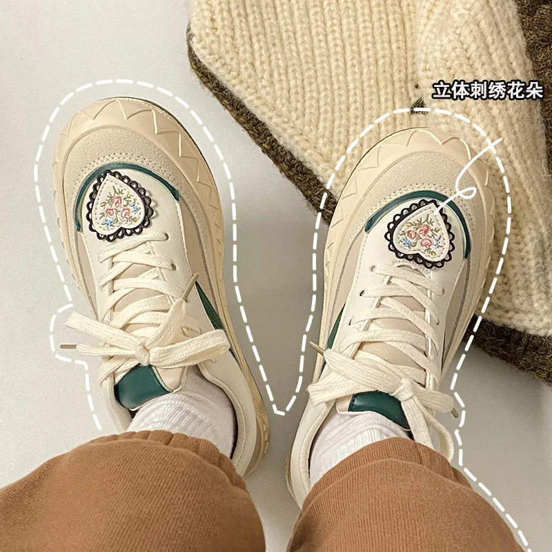 

Кожаные панельные туфли с вышивкой в стиле ретро, подходящие ко всему бежевые мягкие контрастные цветные холщовые туфли на толстой подошве