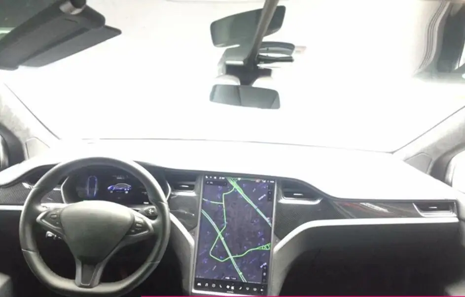 Декоративная наклейка на переднюю панель автомобиля с центральным контролем