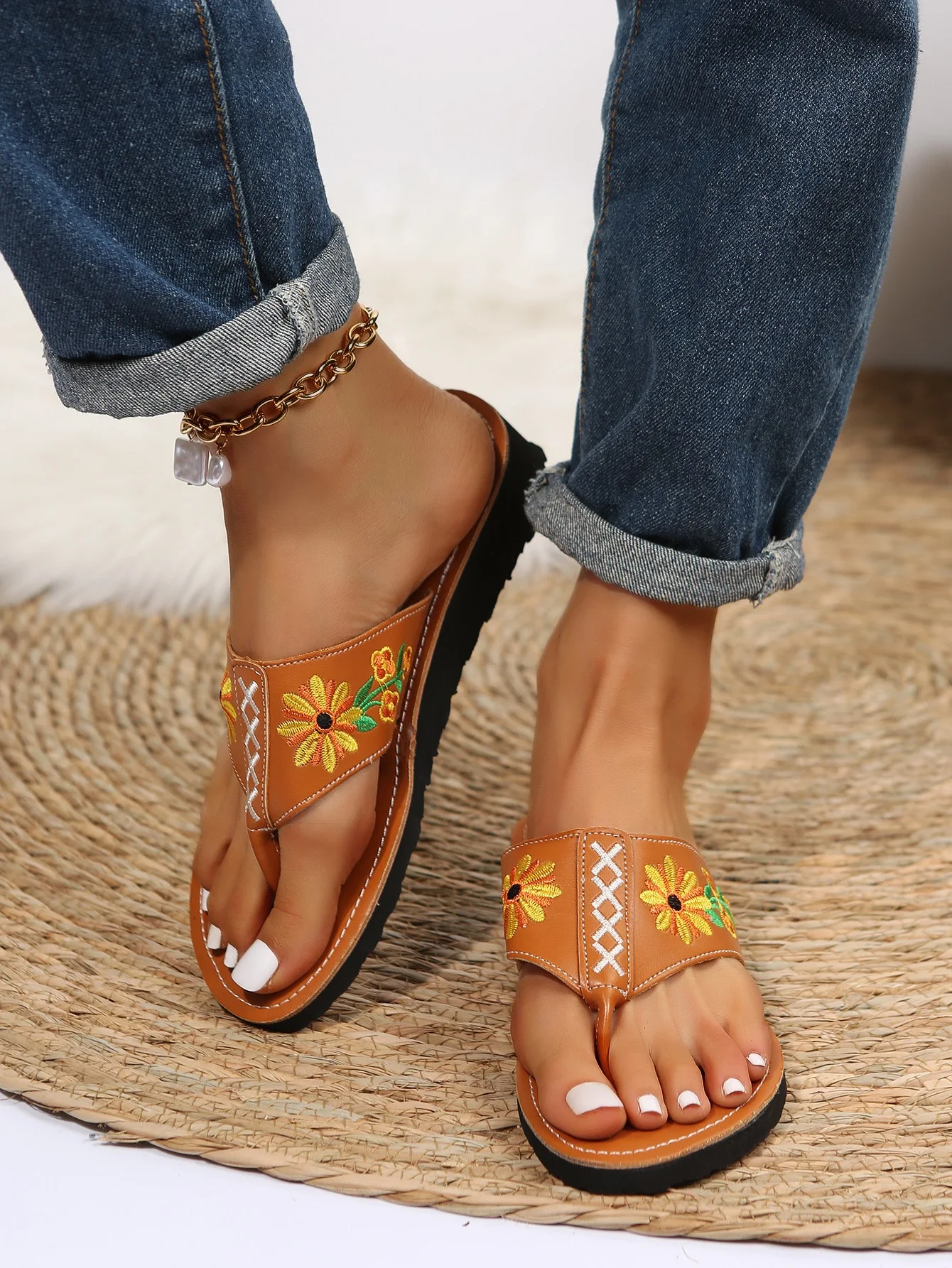 

Women's Sandals Shoes With Flowers 2022 Summer Pu Leather Flip Flops Fashion Elegant Flat Beach Ethnic Casual Slippers For Lady