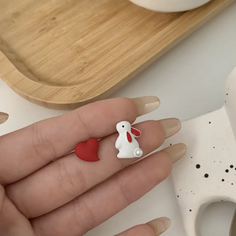 Funning Cute little White Rabbit Stud Earring Sweet Girl Love Asymmetrical Earrings Accessories Small Earring Clip