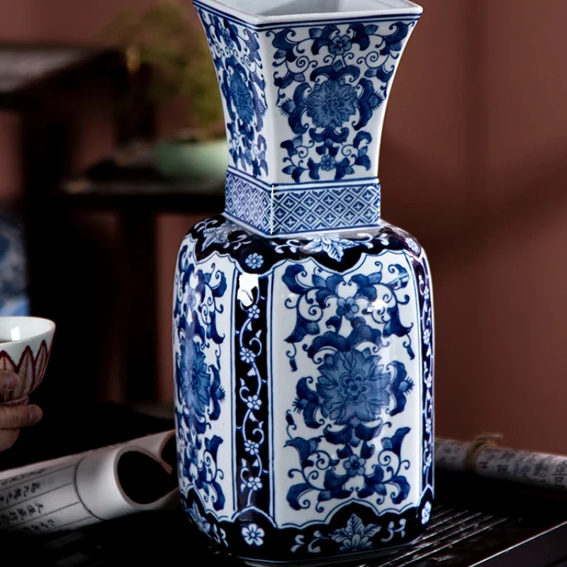 Классическая ваза для цветов сине-белые керамические украшения рукоделия