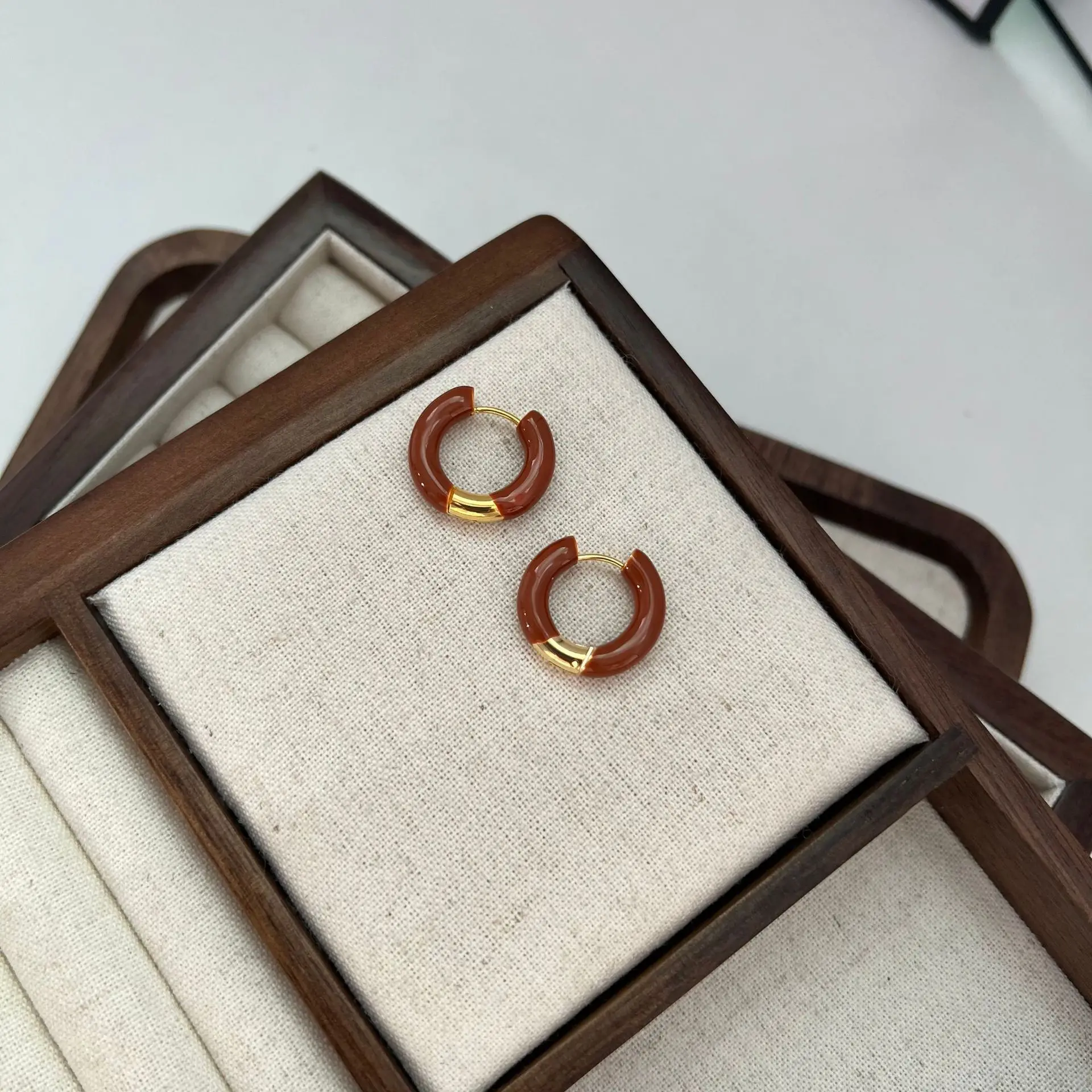 

Минималистичный геометрический дизайн 14k золото Высокое качество эмаль латунь Круг W/циркон нежные серьги для женщин ювелирные изделия 2023 горячая распродажа