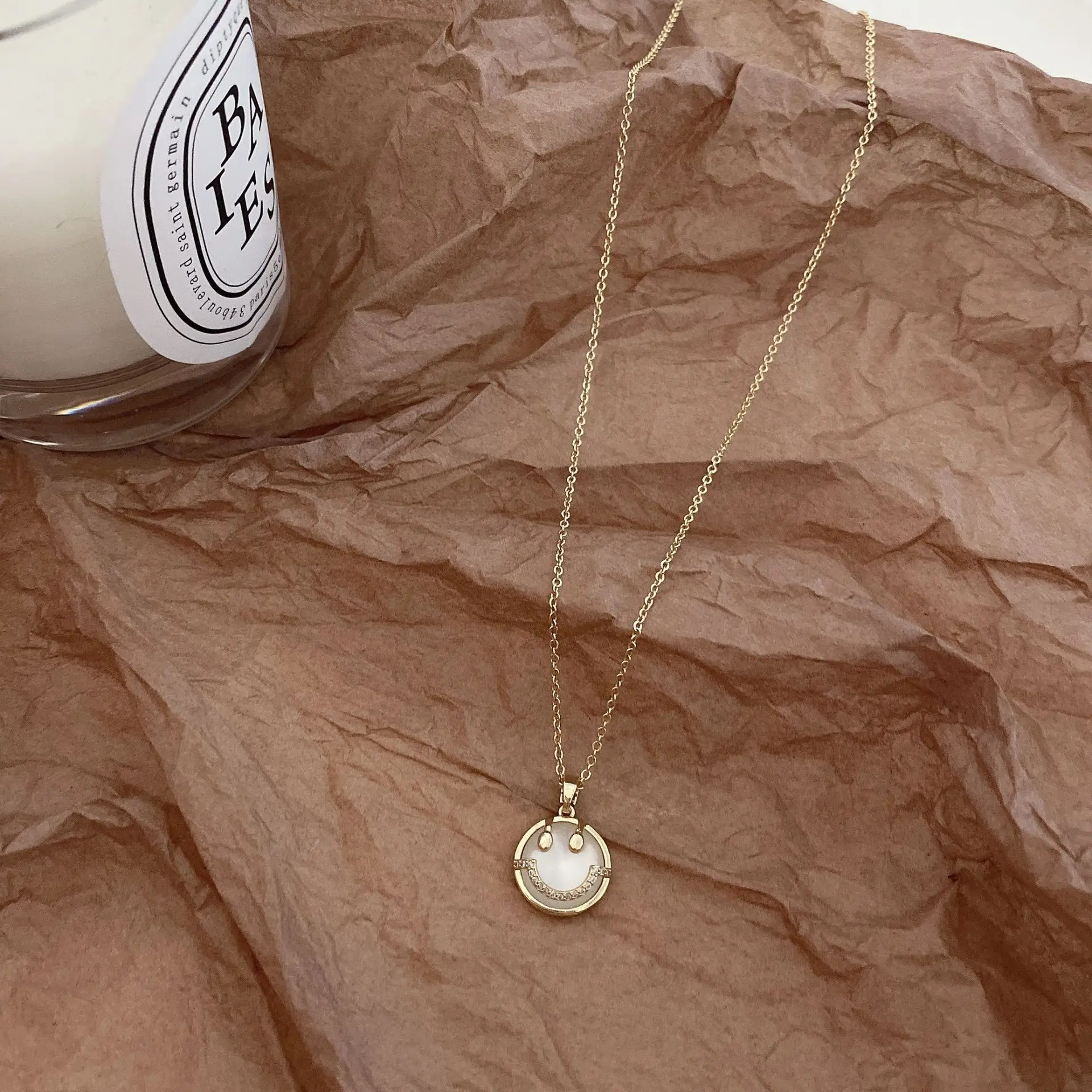 

Wholesale Korean Design Sense Necklace Creative Fun Smiley Sweet Opal Pendant Simple Choker Chain