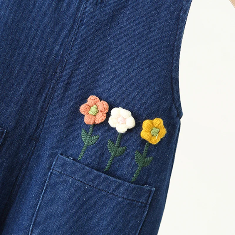 Детский джинсовый комбинезон с цветочным принтом свободного покроя