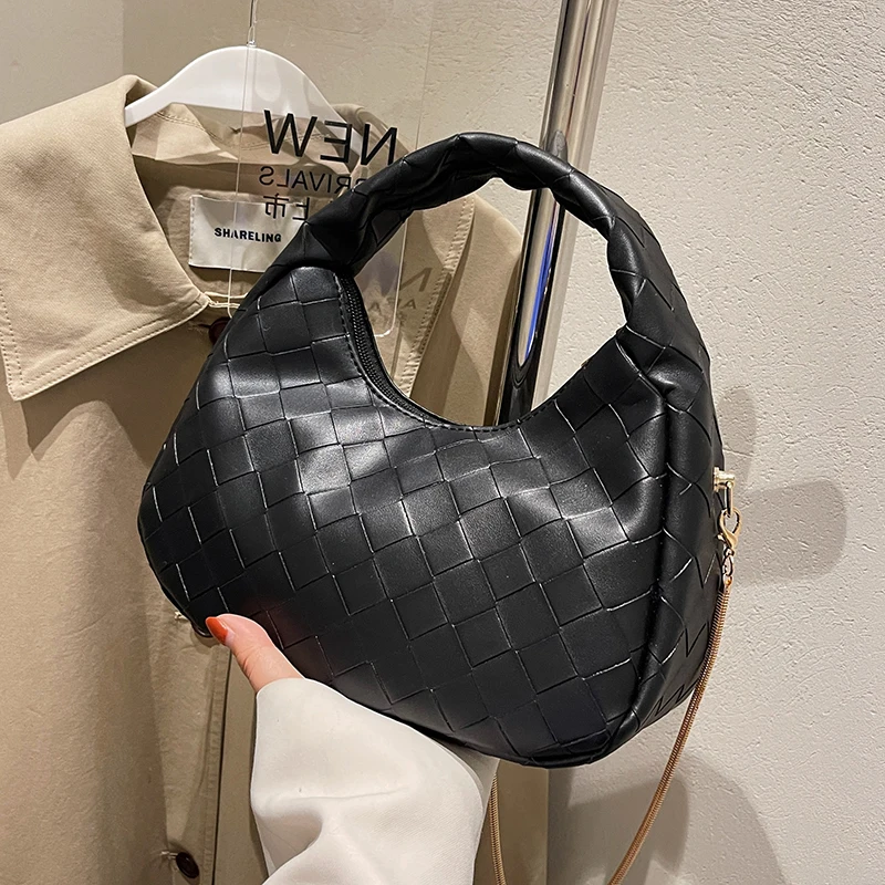 

2022 Designer Small Half Moon Shopping Small Bag Shoulder Messenger Bag Ladies Spring Brand Popular Woven Handbags