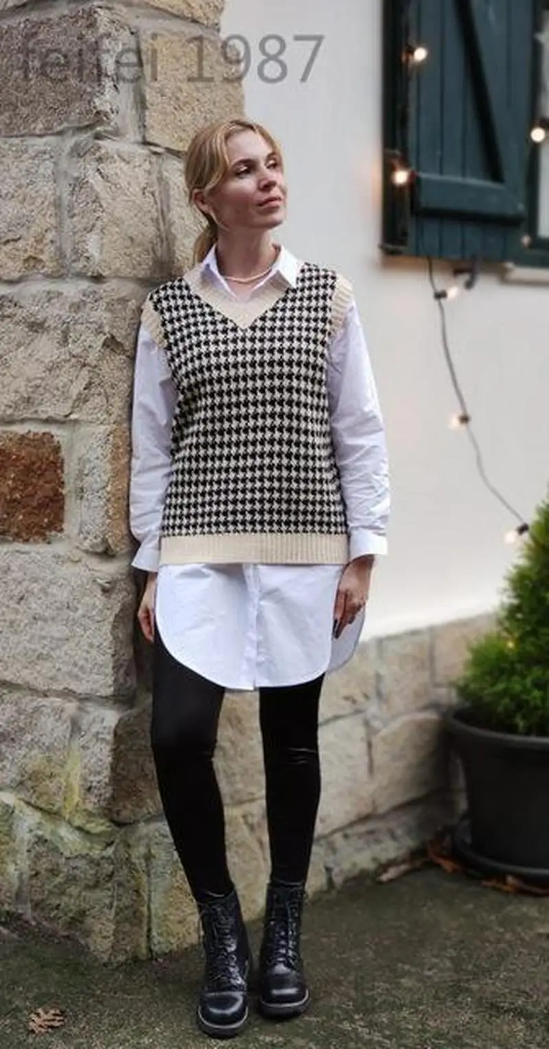 

Casual V Neck Houndstooth Vest Sweater Women Loose Sleeveless Knitted Tank Tops Korea Preppy Style Pullover Autumn