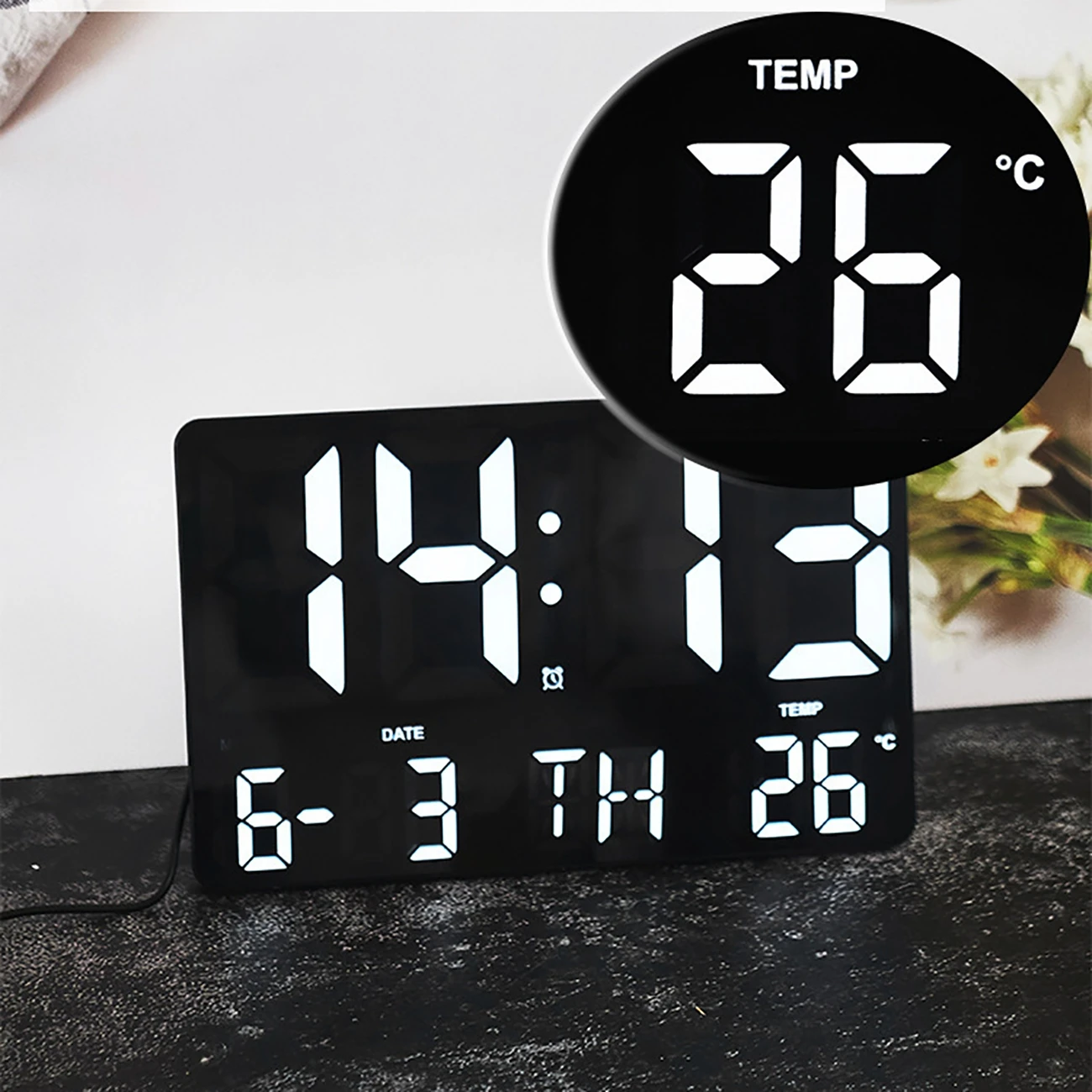 

Electronic Clock LED Digital Wall Clock Temperature Date Day Display Electronic Clock with Remote Control Home Living Room Decor