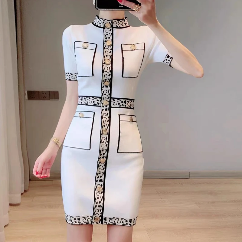 

2022 Summer Short-sleeved Knitted Dress Korean Version Hepburn Style Contrast Color Single-breasted Slim Bag Hip Dress Women
