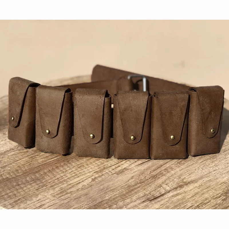 Кожаный поясной кошелек в стиле стимпанк с изображением песочника для людей