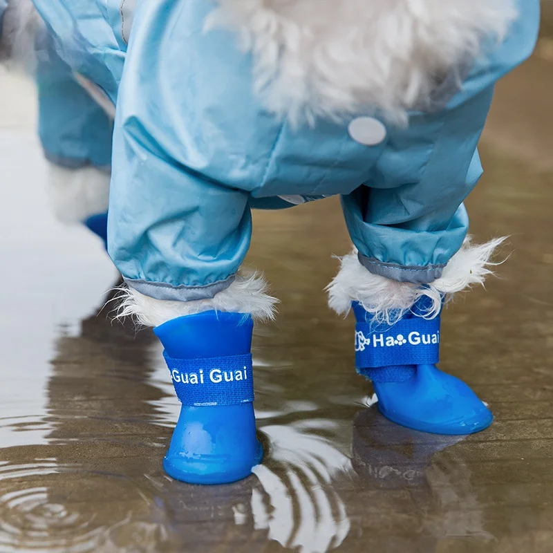 

New dog shoes Teddy silicone dog shoes pet rain shoes dog cat boots waterproof dog feet pet products match raincoat