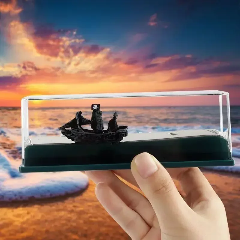 

Статуэтка корабль Луффи из стекла