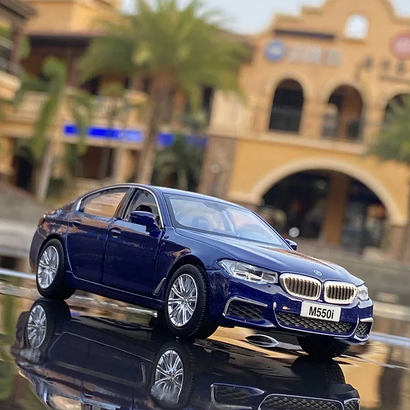 Модель автомобиля 1:36 BMW M5 M550i F90 M2 M4