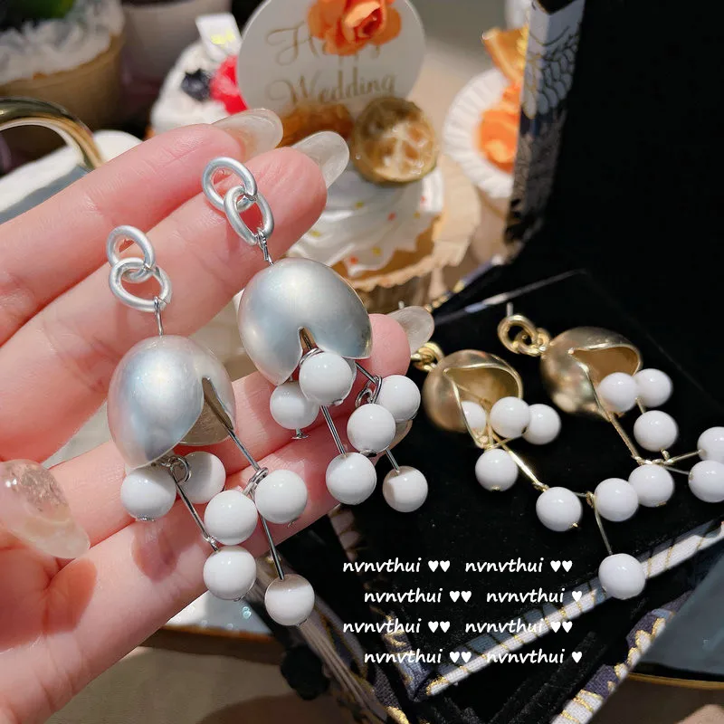 

Vintage Small Flower Rattan Flower Tassel Earrings Plating Freshwater Pearl Chandelier Tassel Earrings Mid-Ancient Earrings