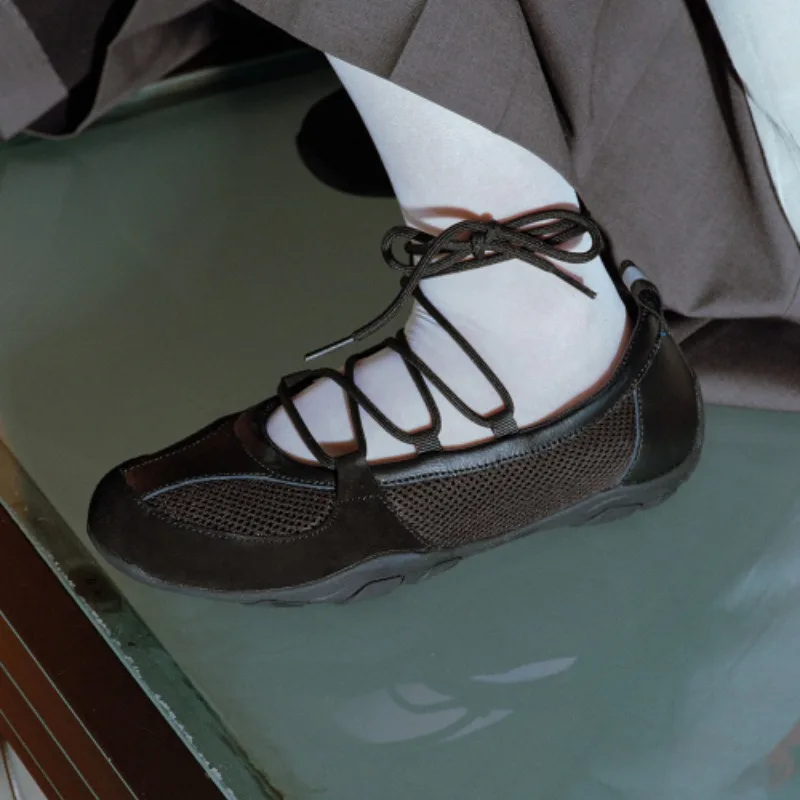 Черно-белые балетки Мэри Джейн кроссовки в сетку простые милые на шнуровке