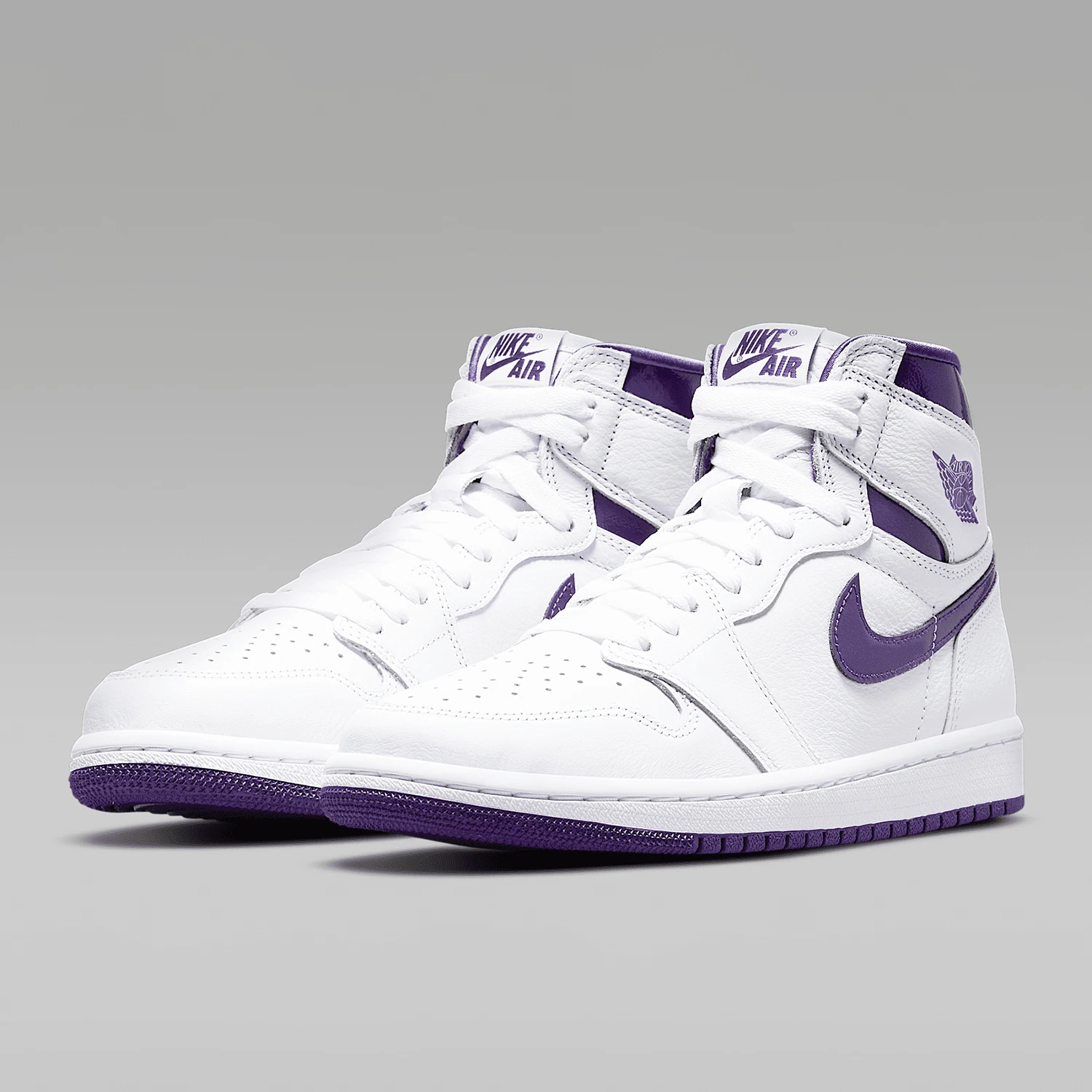 Фото Оригинальные баскетбольные кроссовки Nike Air Jordan 1 UNC To Chicago CD0461-151 №1