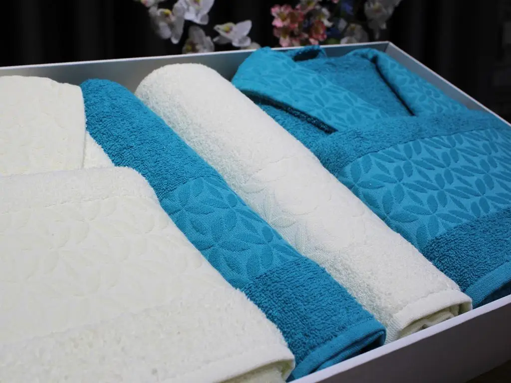 

Eva Gold clover patterned luxury family bathrobe set 6 piece cream oil