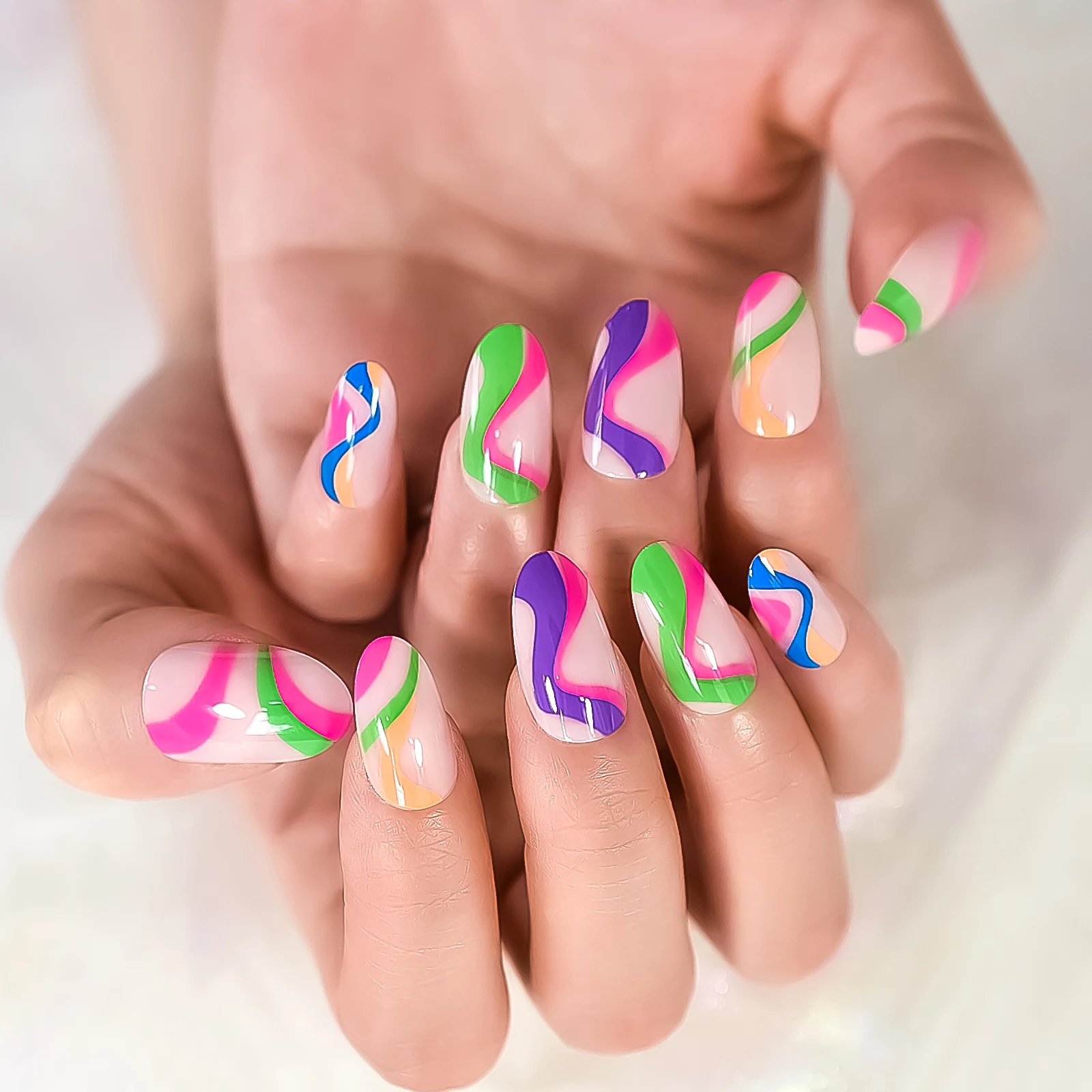 Мгновенно Обновите свой внешний вид с помощью 24 шт. коротких глянцевых радужных