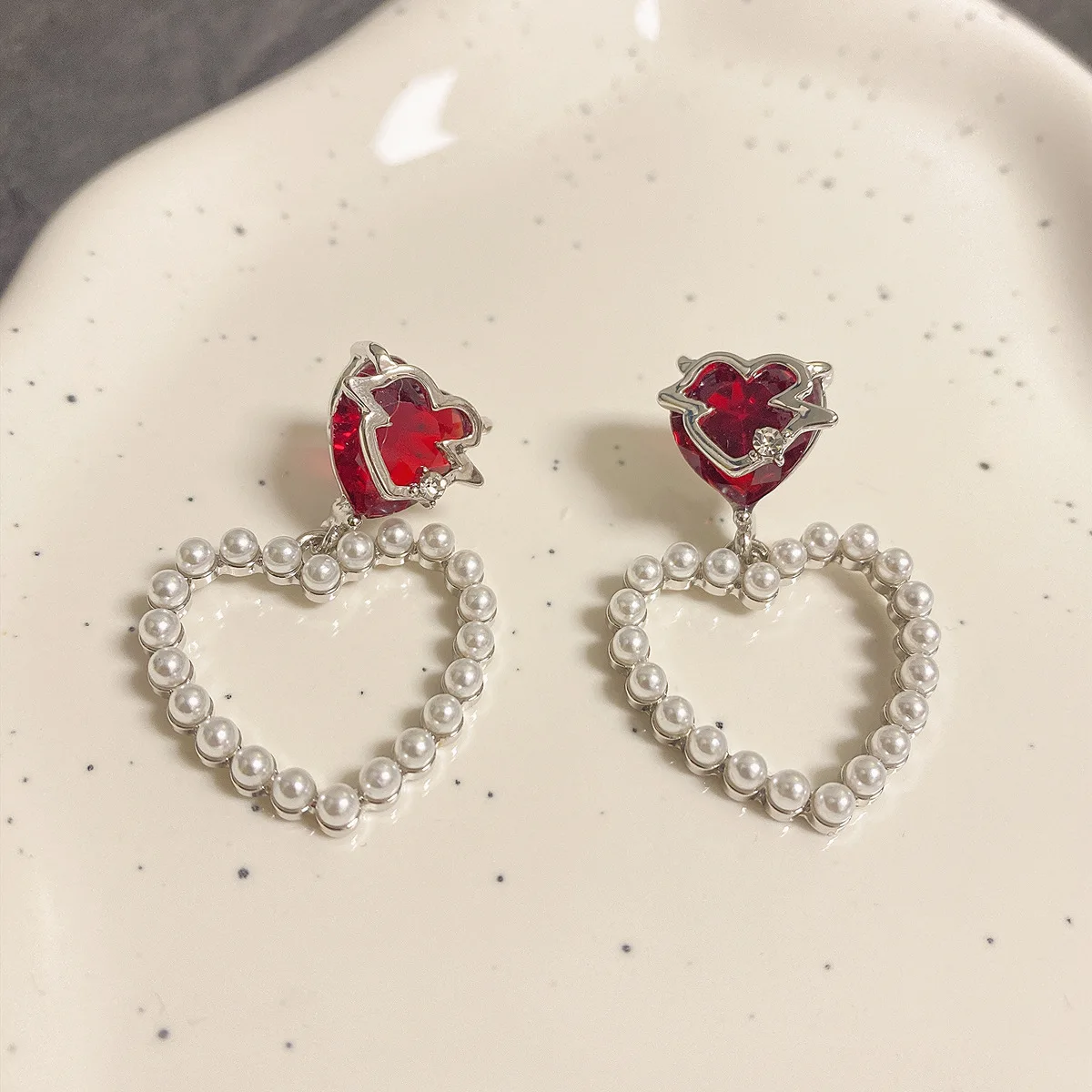 

2023 Spicy Girls Sweet Cool Fashion Fashion Classics Earrings Hip Hop Punk Style Personalized Fashion Small Group Earrings