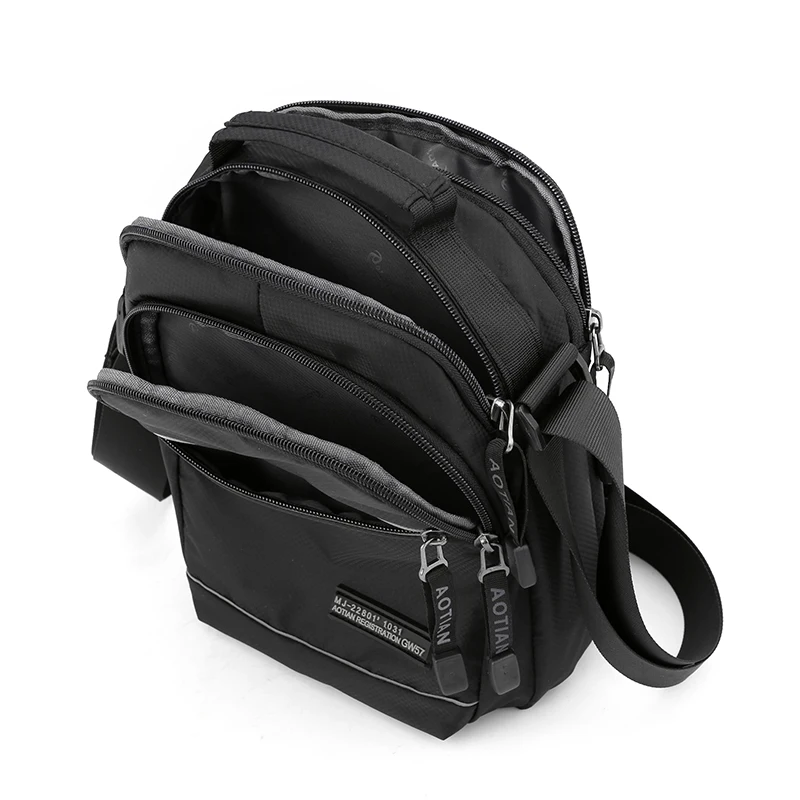 Hot Sale Men Shoulder Bag High Quality Boys Crossbody Bag Man Messenger Bag Nylon Waterproof Male Handbags Light Purse Bolsas