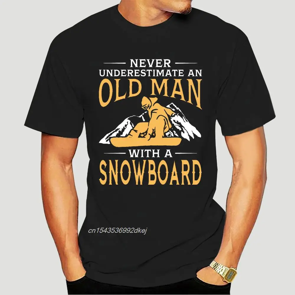 

Hot Sale Nice Short-sleeved Never Underestimate An Old Man With A Snowboard Tee 100% Cotton T-shirts Boy New 2887D