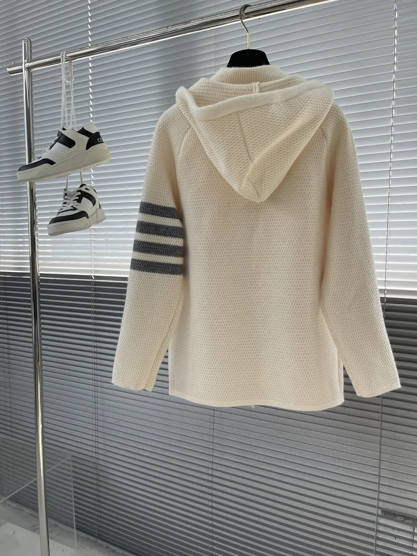 Рисунок 2 - TTB Съемная молния с капюшоном