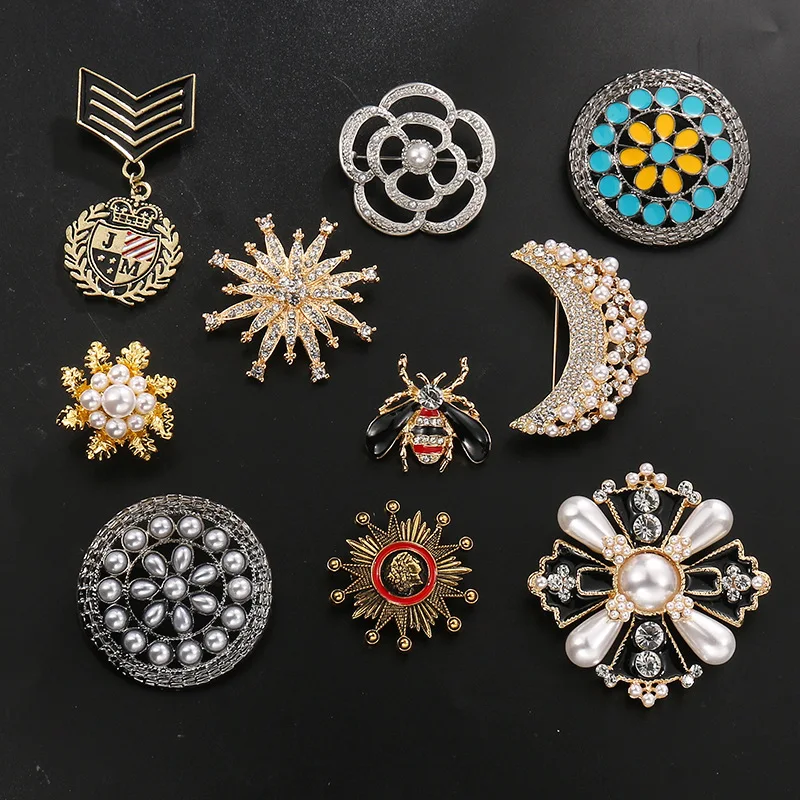 

SHMIK Vintage Broque Women Classic Sun Flower Rhinestone Brooch Pin Luxury Retro Palace Style Badges Suit Clothing Corsage Gift