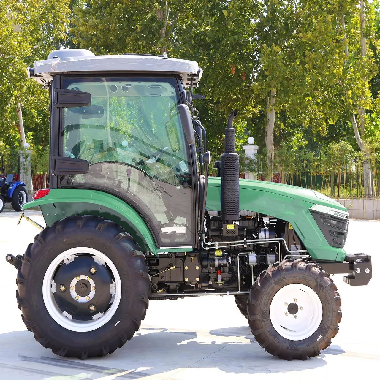 Фото Малый мини-трактор 4x4 для сельского хозяйства, компактный трактор для фермы, 25 л.с., 40 л.с., 45 л.с., 50 л.с., 60 л.с., с сертификатами EPA и Euro 5. №5