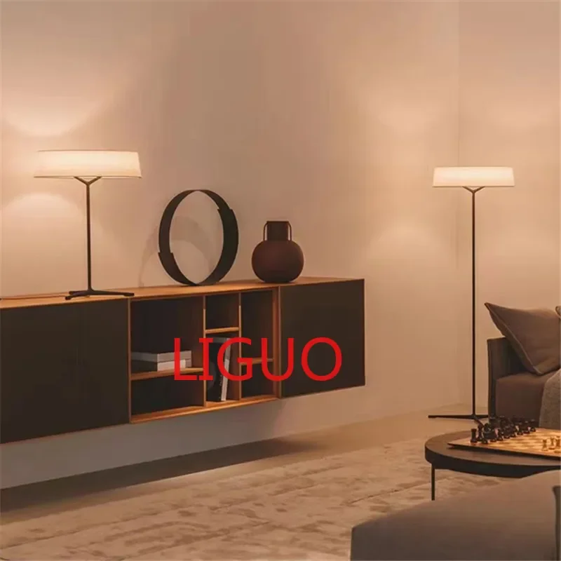 Итальянский напольный светильник дизайнерский минималистичный дизайн замена