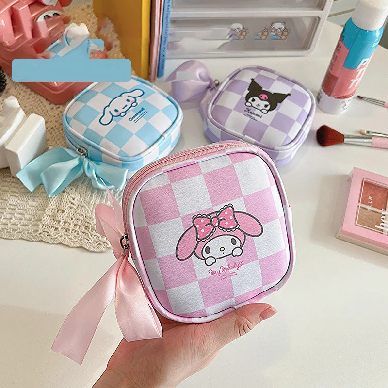 

Аниме Sanrio сумка для хранения гигиенических салфеток Kuromi Mymelody Cinnamorroll Kawaii Милая Водонепроницаемая вместительная сумка для хранения из ПУ для...