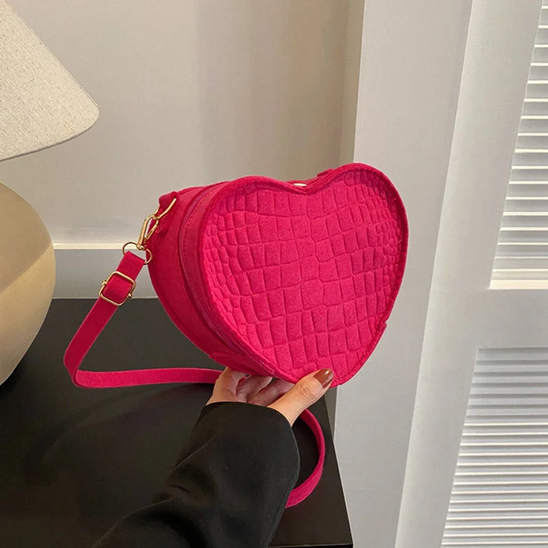 

Small Female Bag Fashion Luxury Designer Handbag Heart Europe Bags for Women Bolsas Purse Women's Shoulder Messenger 2023 Trend