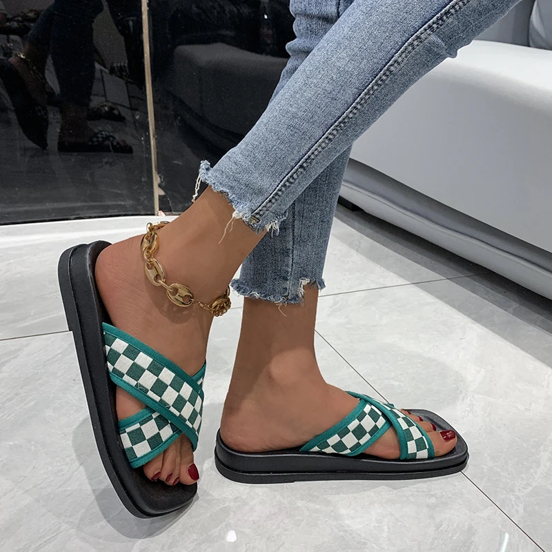 2022 summer outdoor thick-soled slippers women's EVA non-slip casual flip-flops women's plaid sandals indoor bath slippers
