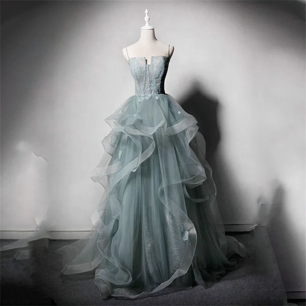 Очаровательное платье на бретелях-спагетти с лилиями для выпускного вечера