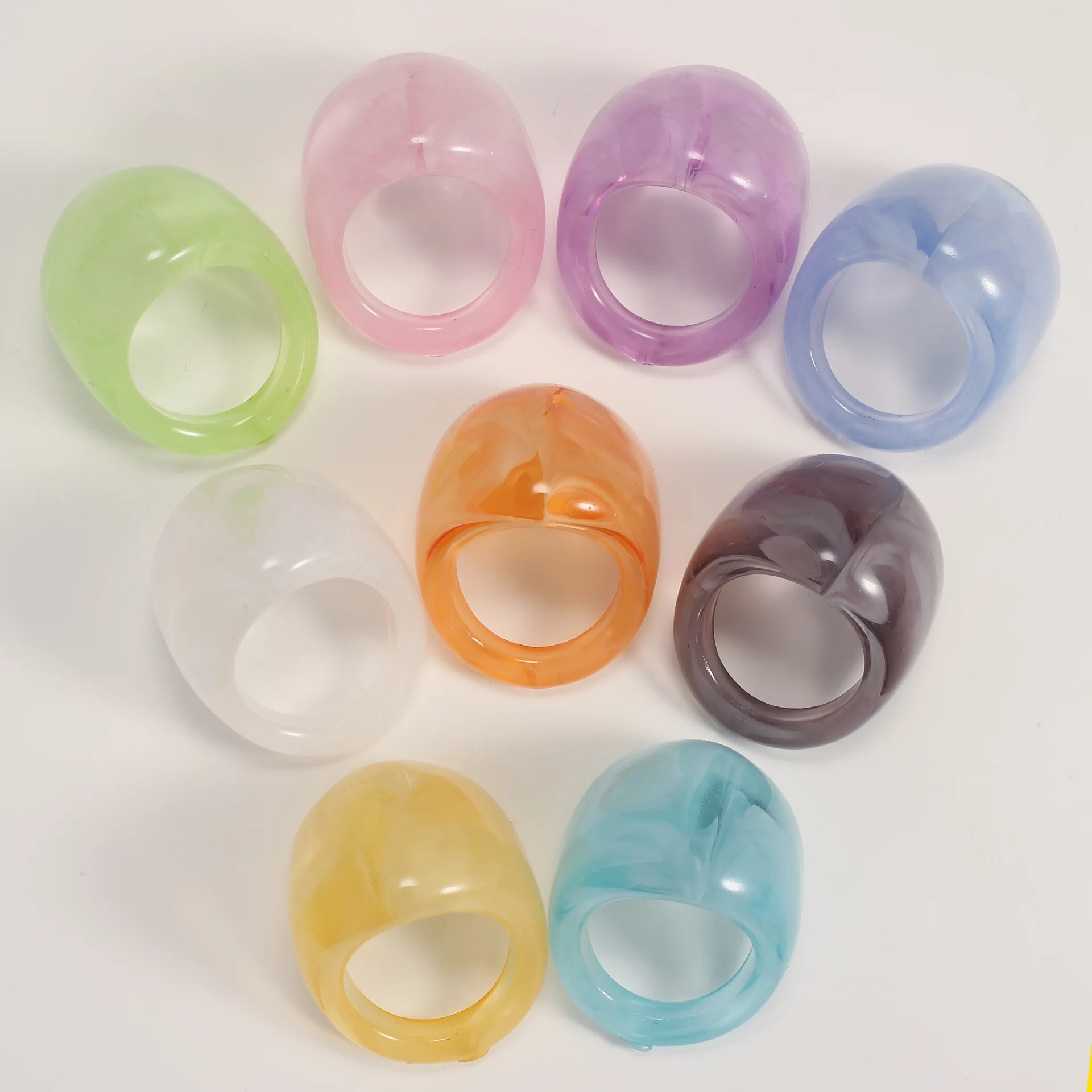 

Transparent Gradient Multicolor Ring Acrylic Resin Women Jewelry Gift Custom Accessories Stack Plastic Finger Ring Wholesale