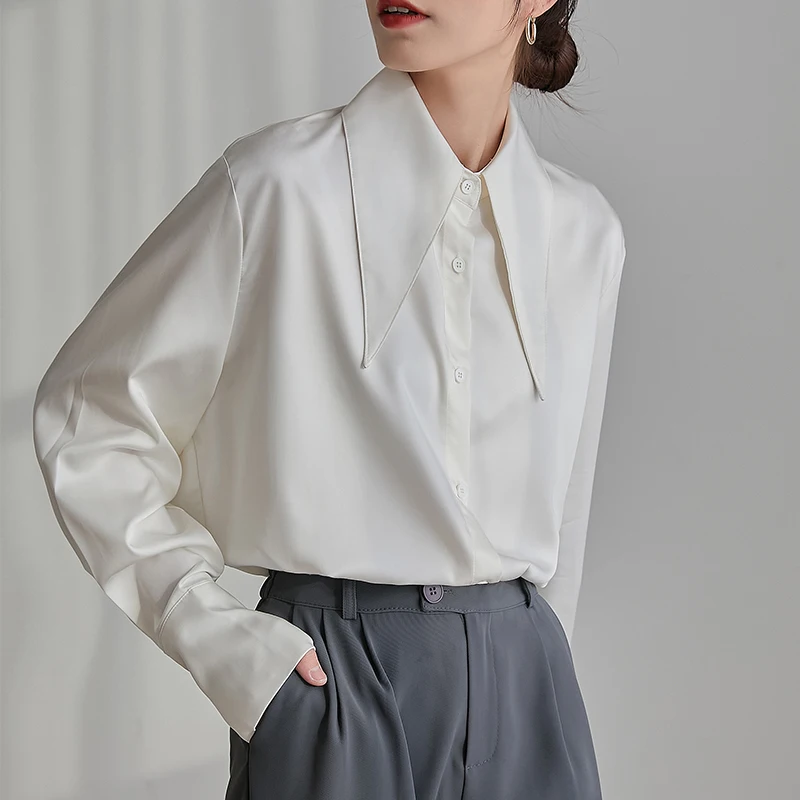 

Fashion Loose Vintage Button Shirt Long Sleeve White Satin Blouse Women Autumn New Elegant Chic Office Lady Tops Clothing 18015