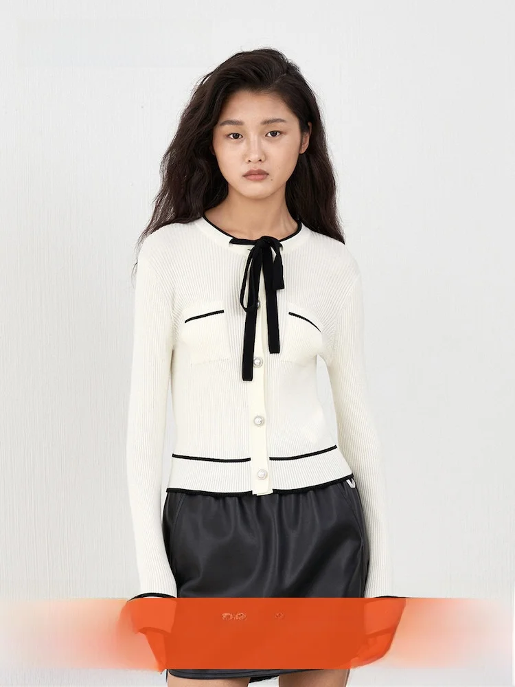 [Moco Ole] Весенний контрастный цветной комплект короткий облегающий вязаный