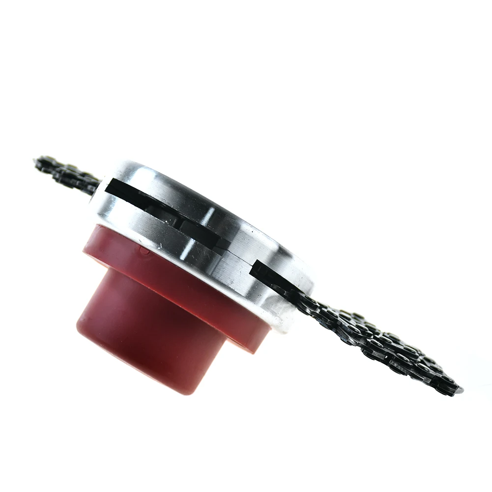 Универсальная головка цепной косилки с утолщенной прокладкой детали для