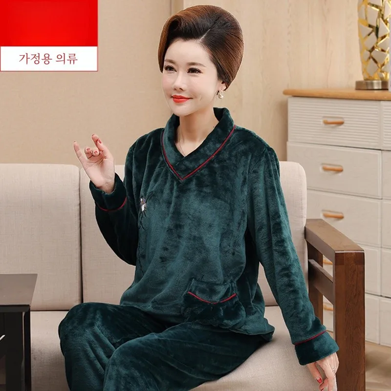 Pajamas Women Autumn and Winter Coral Fleece Set Middle-Aged Cute Casual Version Loose Mom Flannel Homewear