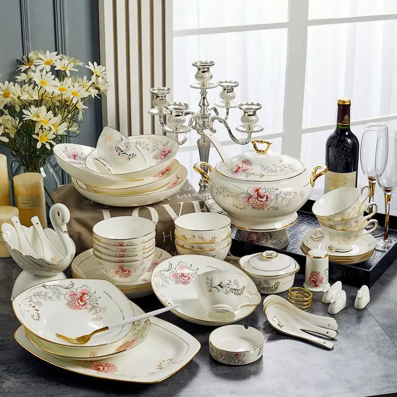 

Tableware set wholesale Jingdezhen Ceramic tableware 70 head European tableware set before the moon with golden flowers