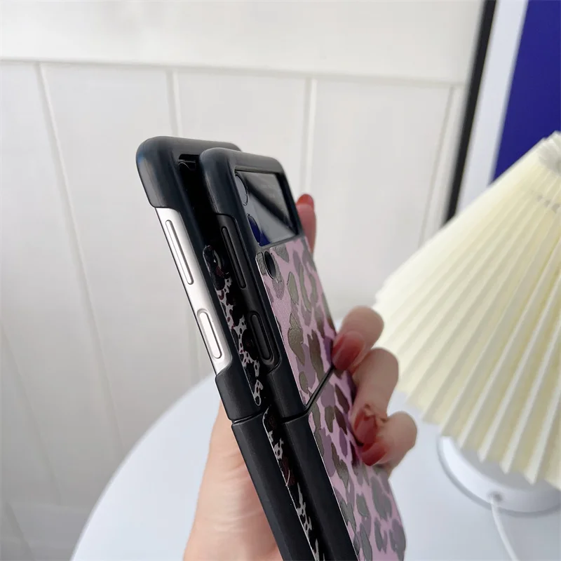 Модный чехол для телефона с леопардовым принтом Samsung Galaxy Z Flip 3 Твердый деревянной