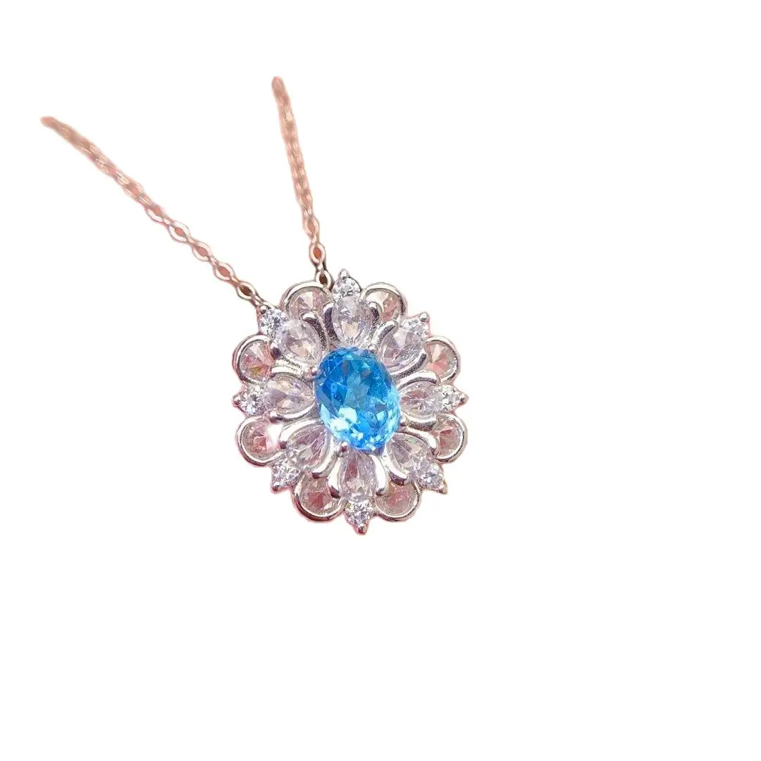 Женский кулон из серебра 925 пробы с натуральным голубым топазом 6 х8 мм