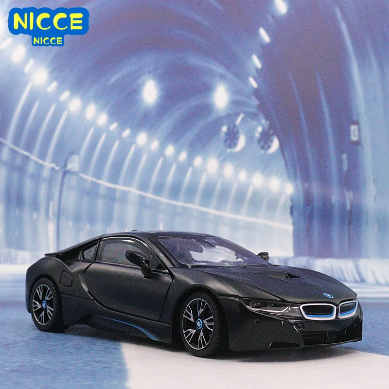 Модель автомобиля черного цвета из сплава 1:24 BMW I8 | Игрушки и хобби